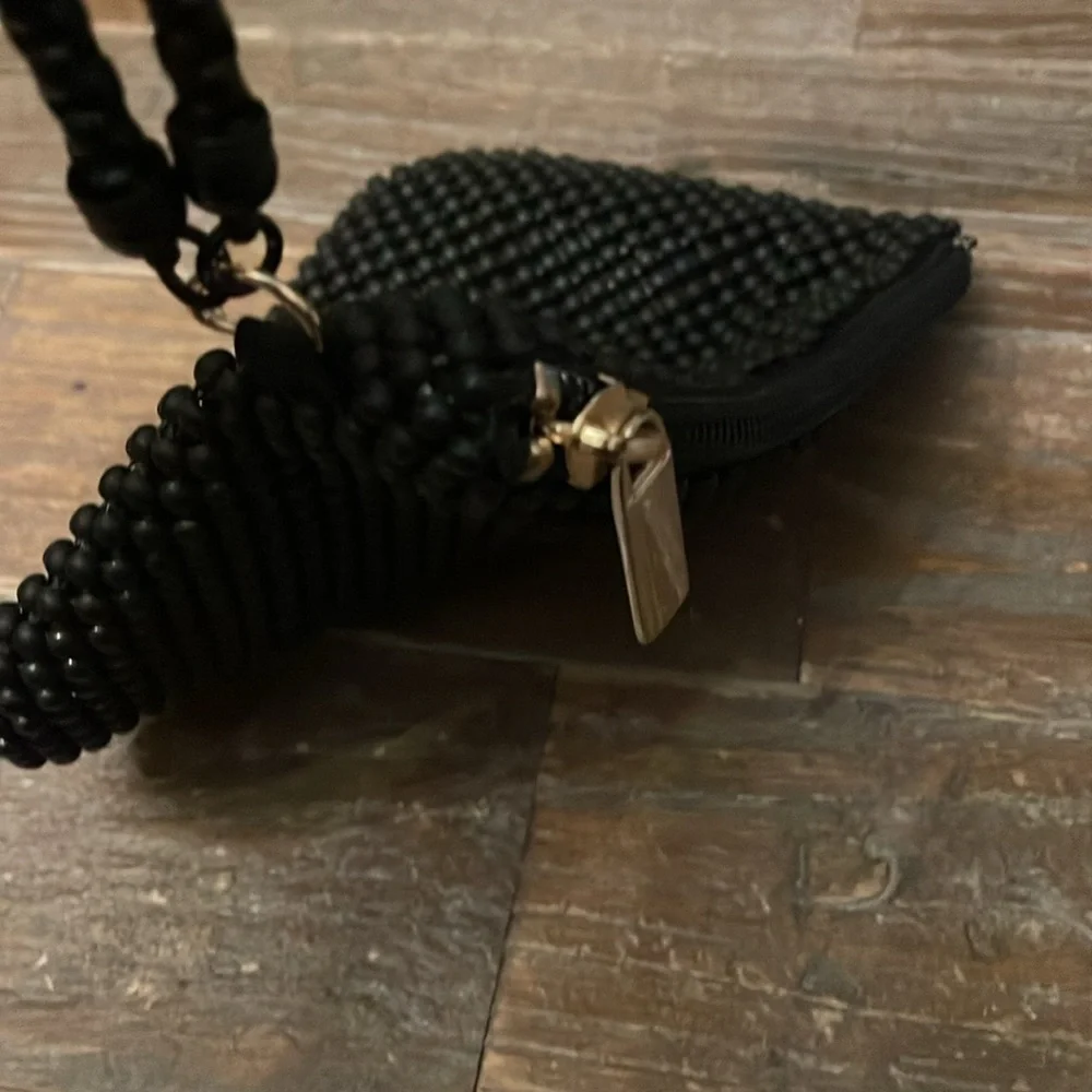 Kimchi Blue Black Chainmail Wristlet🖤 - Picture 4 of 10